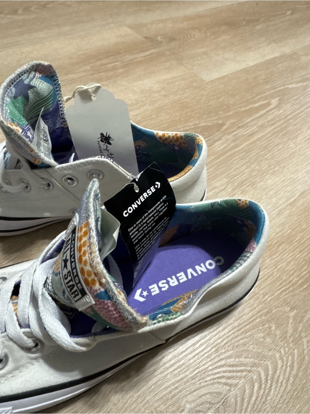 NWT Converse - Picture 3 of 4